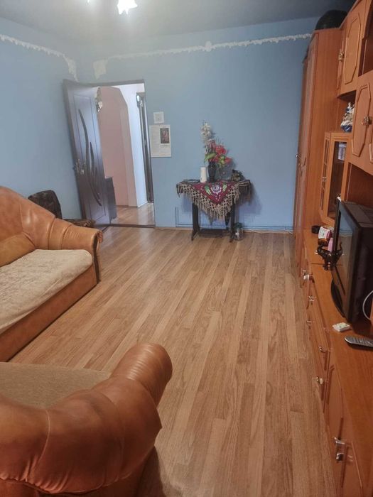 PF vindem apartament 2 camere str. Tulcea