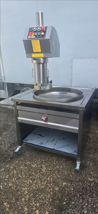 Машина за чурос и тулимби