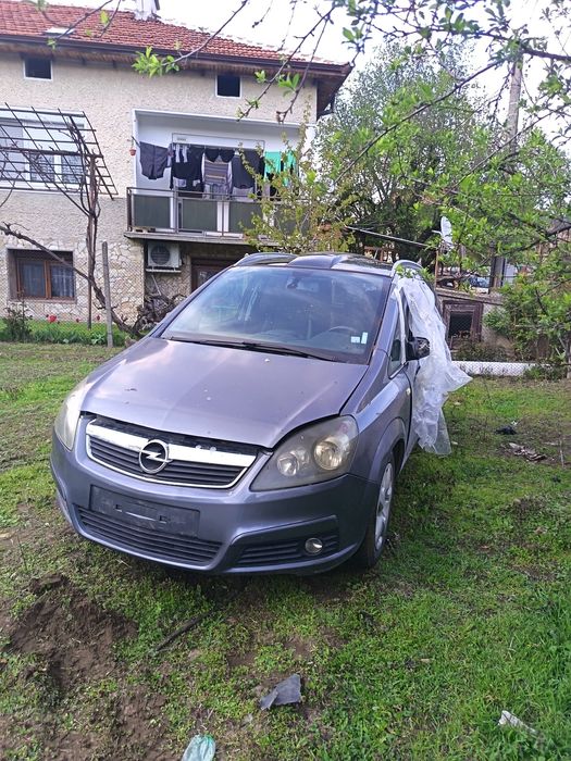 Opel zafira B ПРОДАВА СЕ НА ЧАСТИ 1.9 150кс, 6 скорости