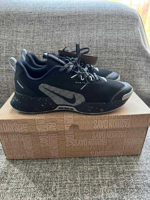 Nike, Обувки Juniper Trail 3 за бягане, Черен, Светло пепеляво сиво, 9 US/8 UK