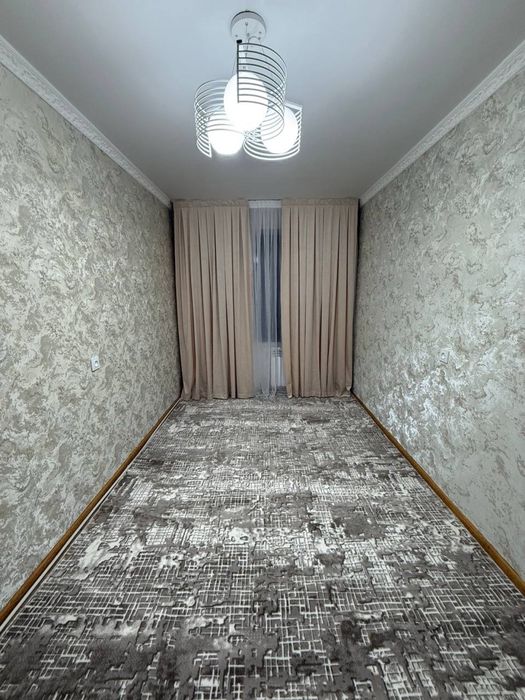 Amir Temur kucha 3 xona urtada joylashgan kvartira sotiladi