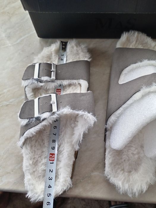 Маркови дамски чехли.