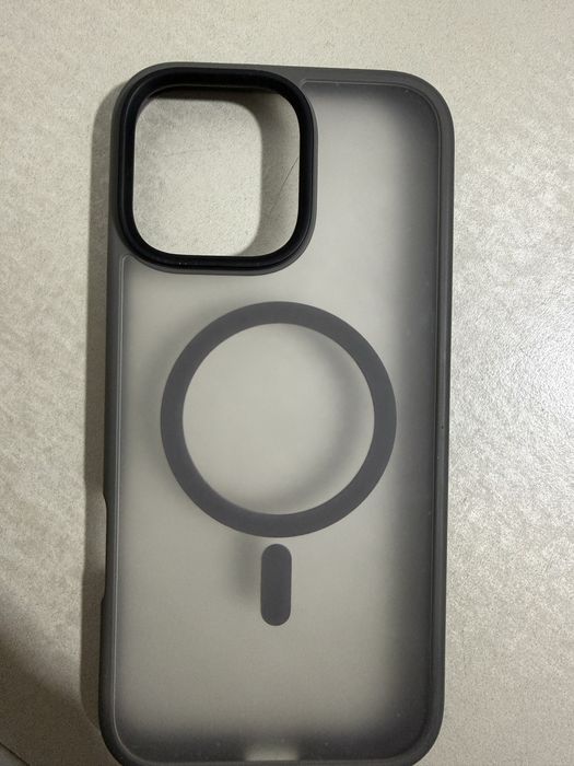 Vand husa de iphone 16 pro max