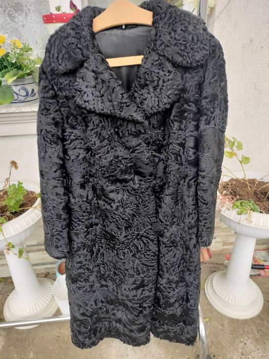 Blana naturala astrahan in stare foarte buna, bust120