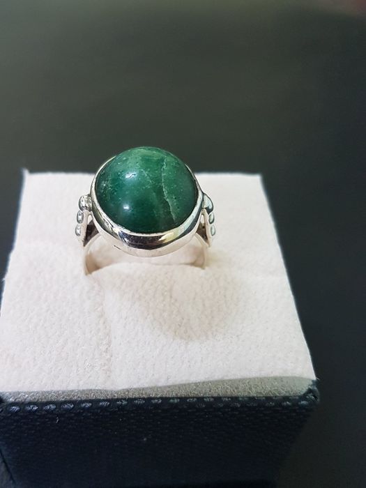 Сребърен пръстен с естествен камък малахит. Ръчно изработен