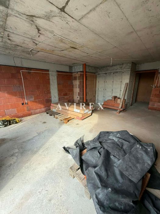 Тристаен апартамент в кв. Христо Смирненски срещу УМБАЛ Пълмед