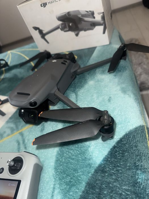 Dronă DJI Mavic 3 Classic – Ca nouă, folosită sub 3 ore!