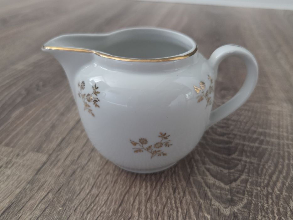 Красив порцеланов комплект