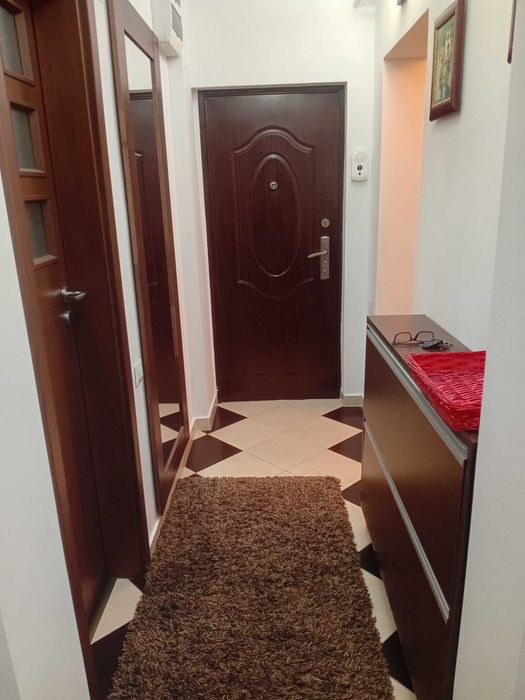 Inchiriez apartament