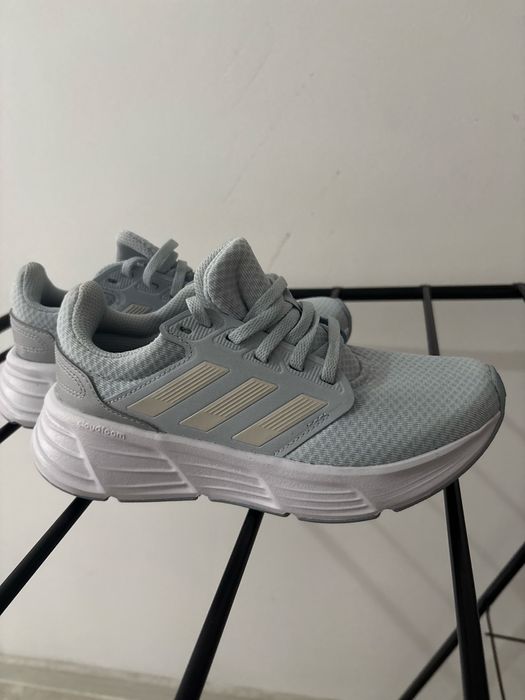 Кроссовки adidas женские