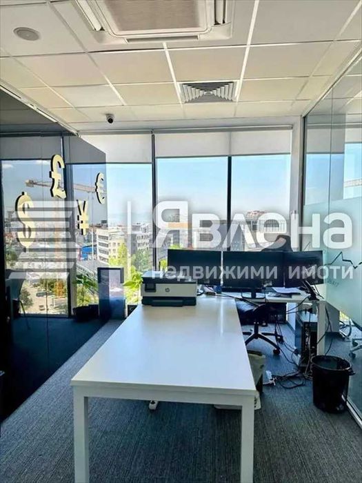 Дава се под наем Офис в София, Център - 627 кв.м за 7281.27 € - Снимка #16