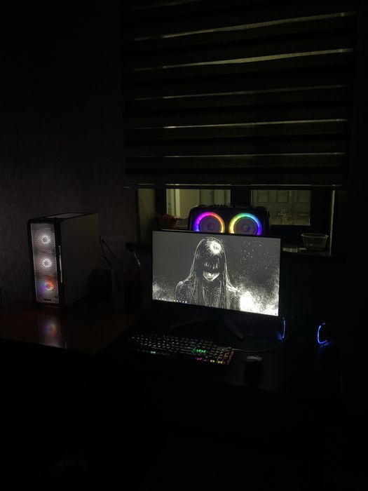 Продам пк Игровой моник 200герц  +клава и мышка attack shark M3