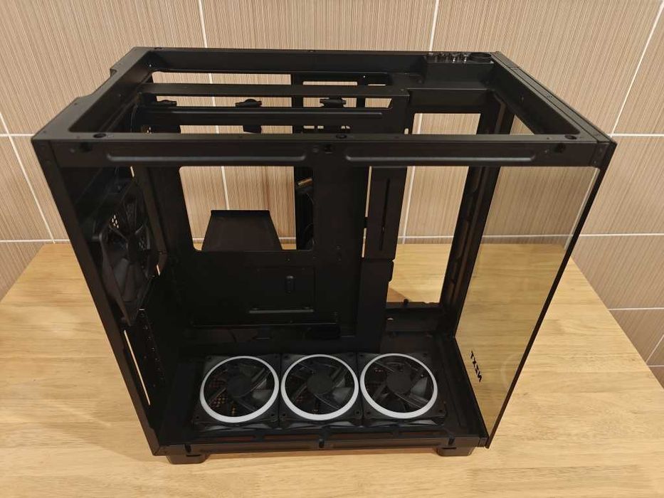 Carcasa Dual Chamber-Acvariu NZXT H9 Elite, ca noua, pachet complet