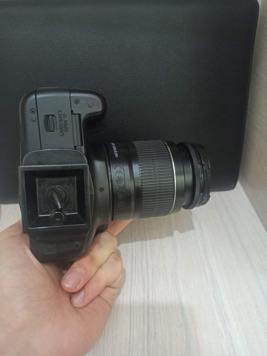 Canon EOS 2000 D EF-S 18-55