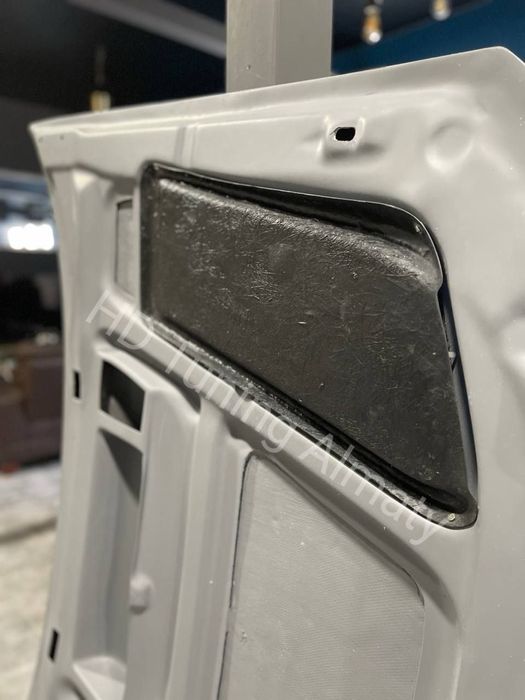 Капот ChargeSpeed Subaru Impreza GDB Лиса