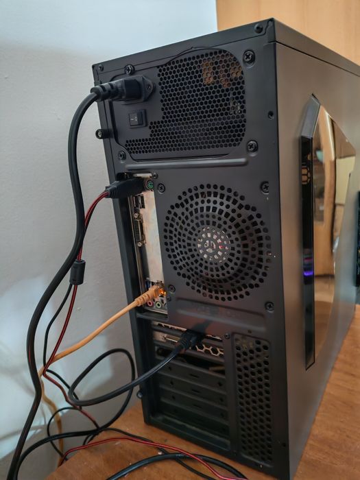 PC gaming i5 6600k, 16 GB RAM DDR4, GTX 1060 6GB, SSD 250 GB