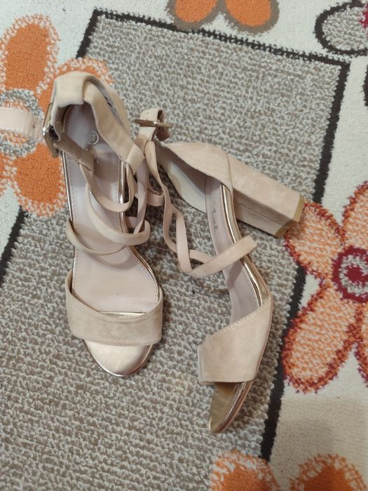 Sandale măsura 37