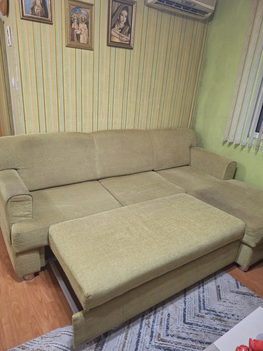 Разтегателен диван