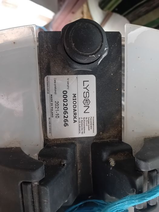 Vând centrifuga manuală Lyson 4 Rame