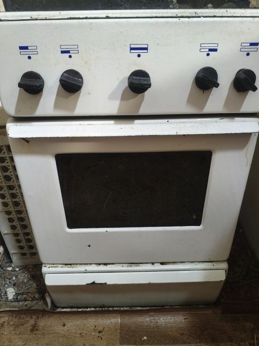 Gaz plita sotiladi arzon narxda 400 000 so'm