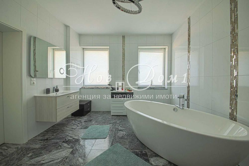 Продава се Промишлена сграда в Варна, Младост 1 - 21000 кв.м за 200 €/кв.м - Снимка #22