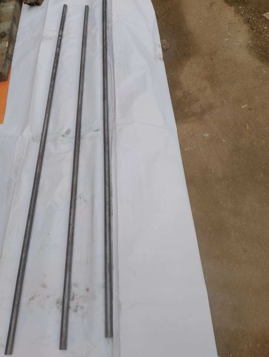 Метални колци за домати и краставици.