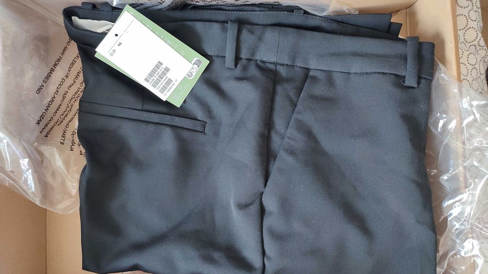 H&M pantaloni noi marime 46 + set 2 sutiene 95D