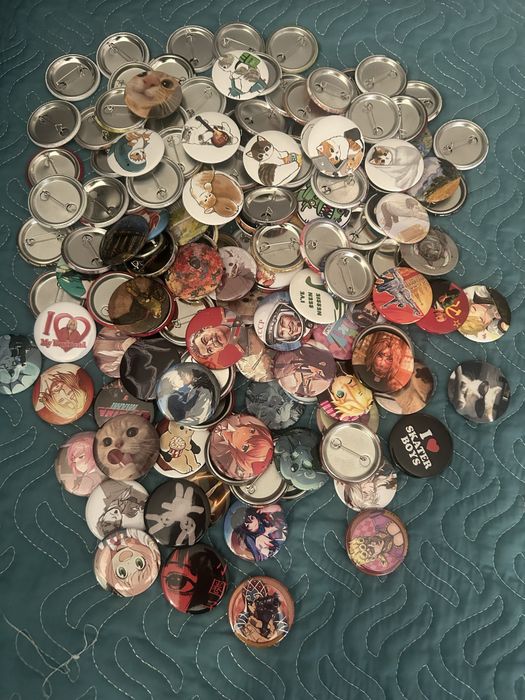 Рандомные значки.