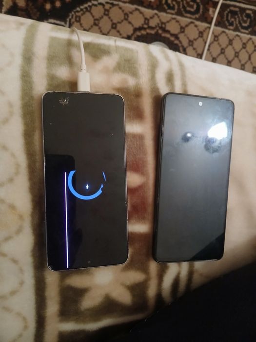 3 telefoane  de vânzare