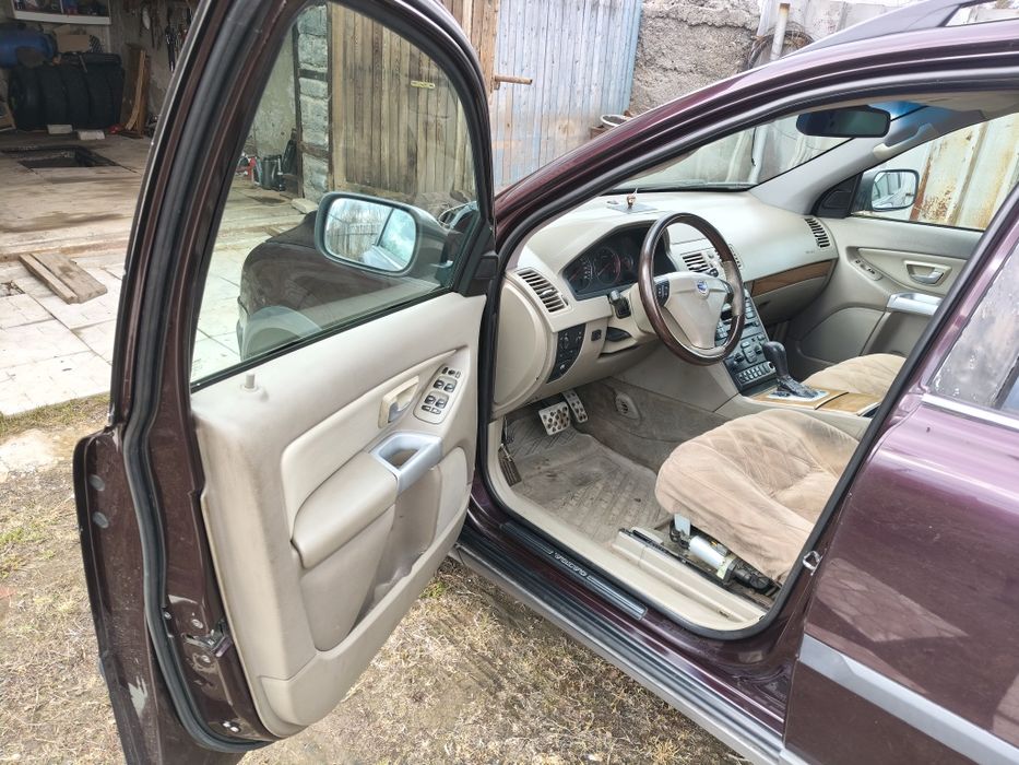 Продам Volvo xc90 в добрые руки,
