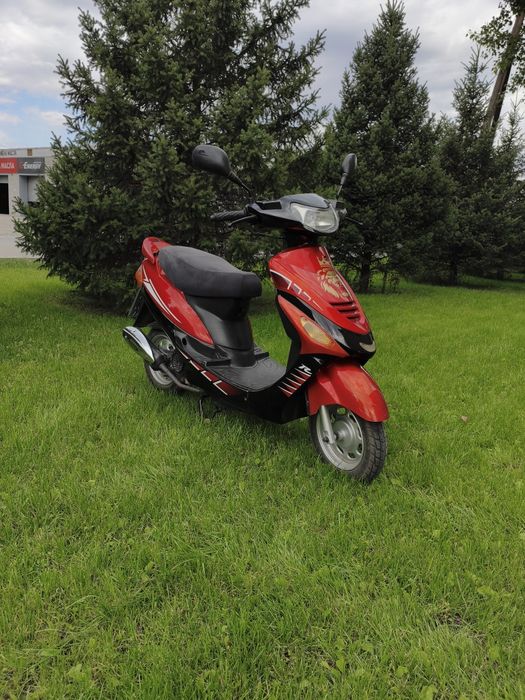 Продам скутер Рейсер