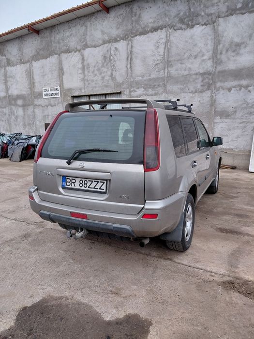 Dezmembrez Nissan x-trail 2.2 diesel 2004