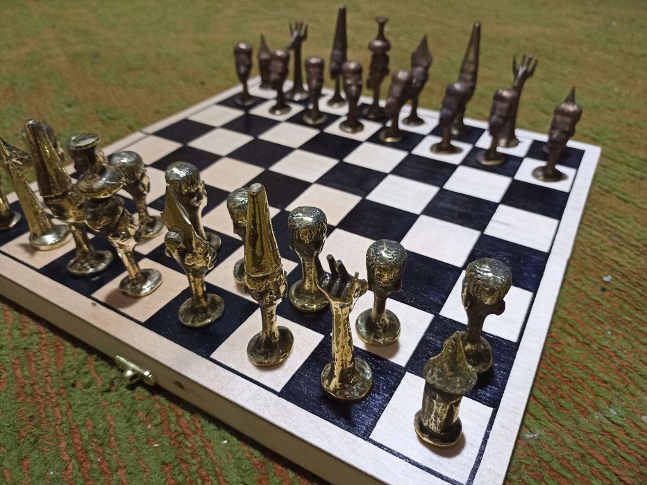 Продам эксклюзивный шахматный набор