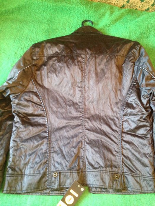 Geaca eleganta si functionala