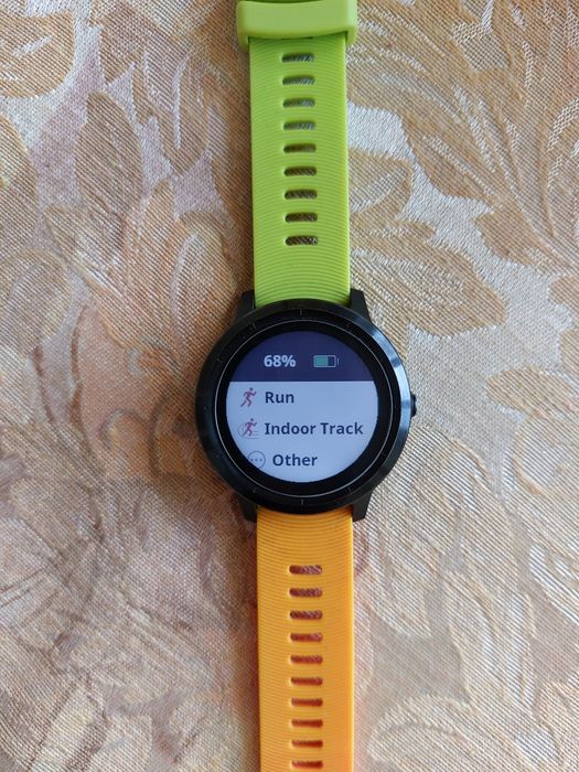 Продавам Garmin Vivoactive 3