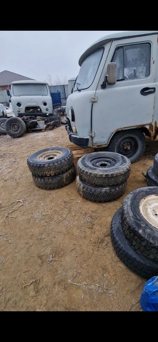 Продам шины на уазр15