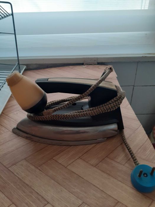 Продава запазени вещи!