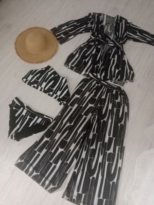 Продам Купальник