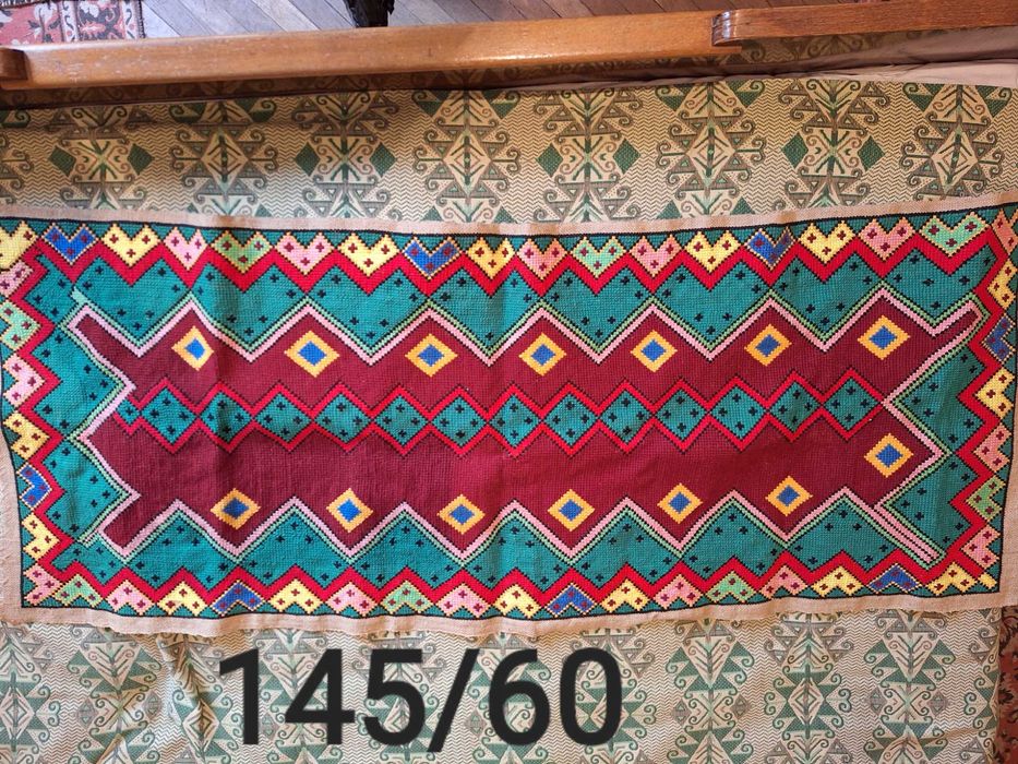 Ръчно тъкани килими и черги