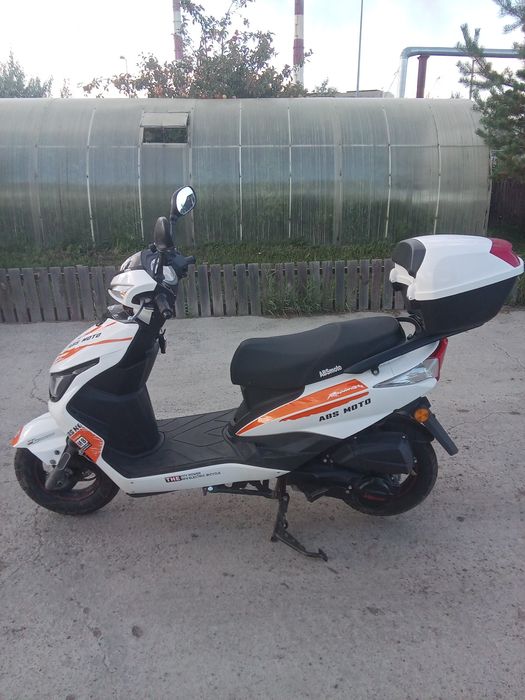 Продаю Скутер М8