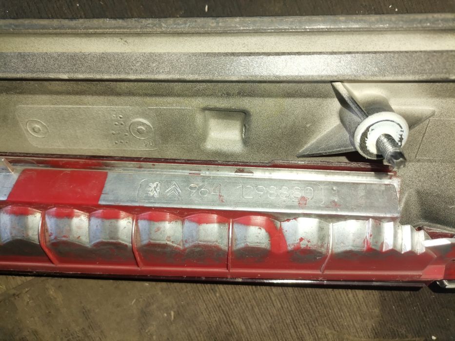 Спойлер с трети стоп за пежо 307 кабрио