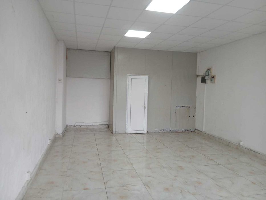 DE INCHIRIAT - Spatiu Comercial 40 mp - Ultra Vizibil - Dragasani