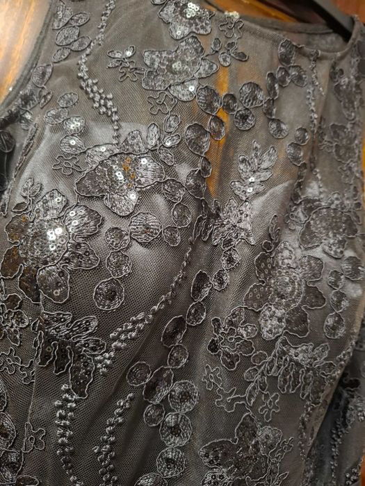 Официална черна рокля