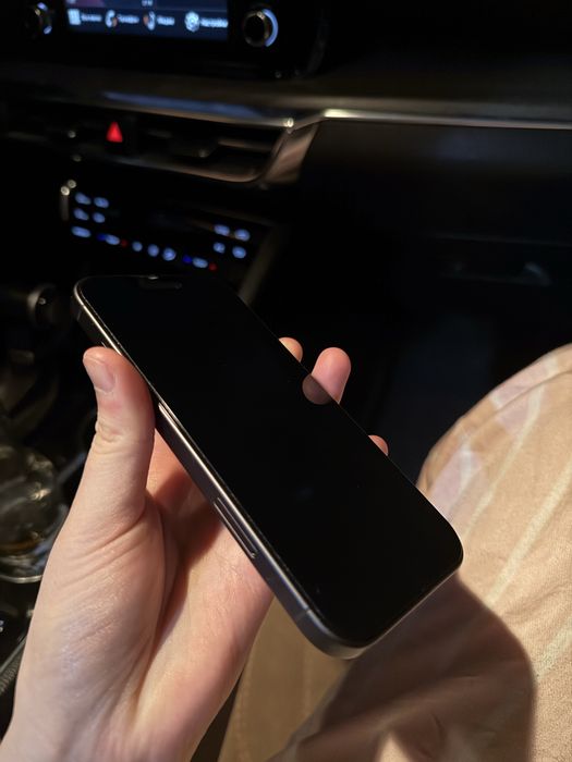 продается новый Iphone 17