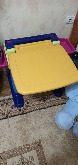 Детский столик. Парта.