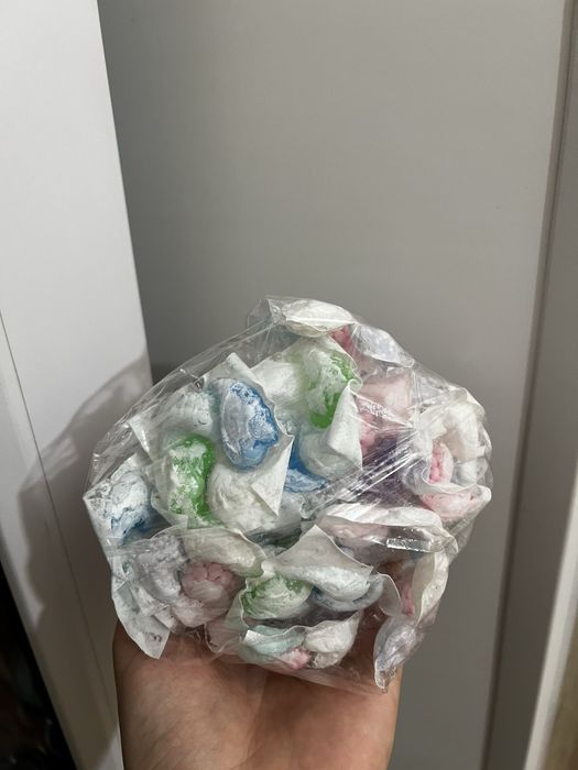 Отдам бесплатно урашения