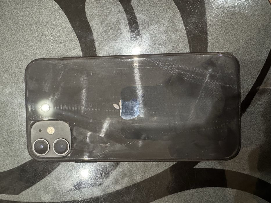 Продам iphone 11 б/у