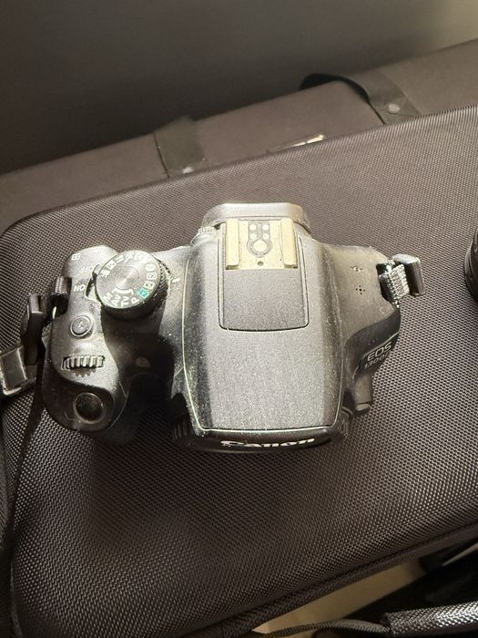 Aparat foto DSLR Canon EOS 1300D
