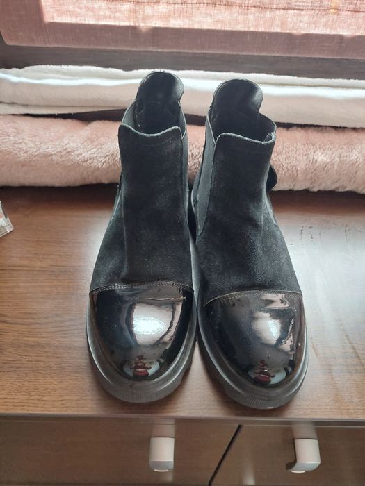 Ghete negre nr.37 și nr. 38