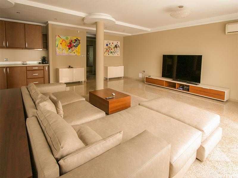 Продаваме 4-Стаен Апартамент В Белите Брези